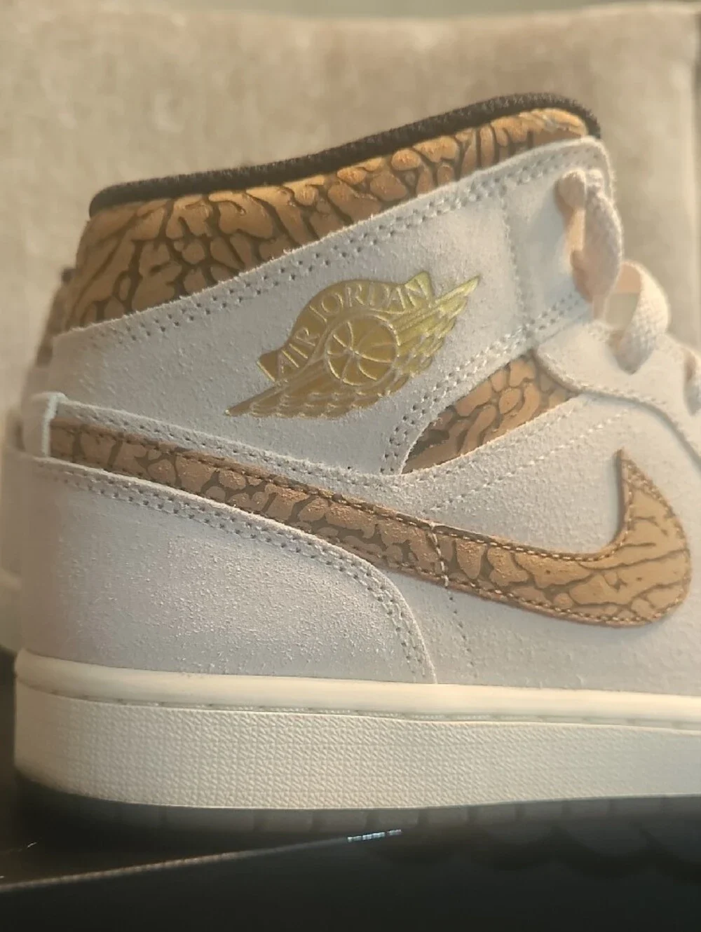 Air Jordan 1 Mid SE 'Brown Elephant'
